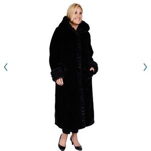 Plus Size Excelled Hooded Faux-Fur
Walker Coat